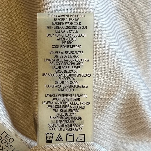 Calvin Klein leopard dress. Bell ruffled sleeves. Midi fitted silhouette. Size M - Picture 12 of 16